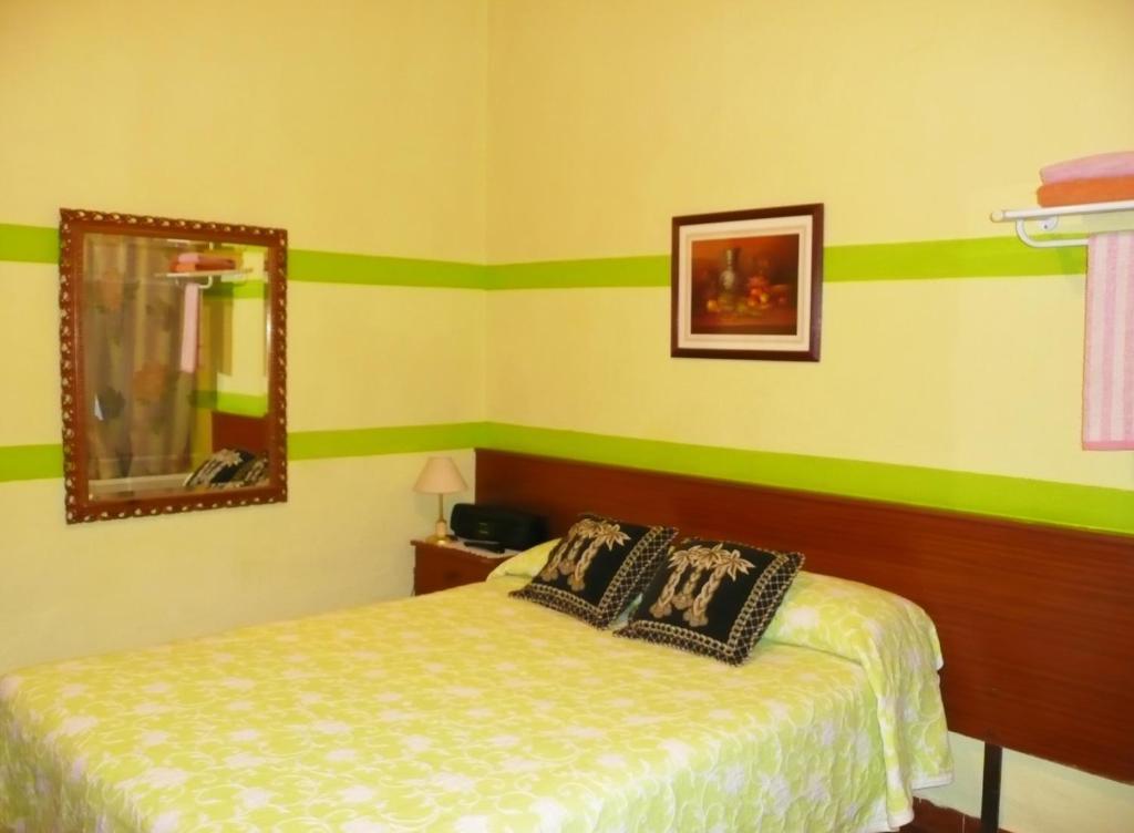 Hostal Loyola Madrid Chambre photo