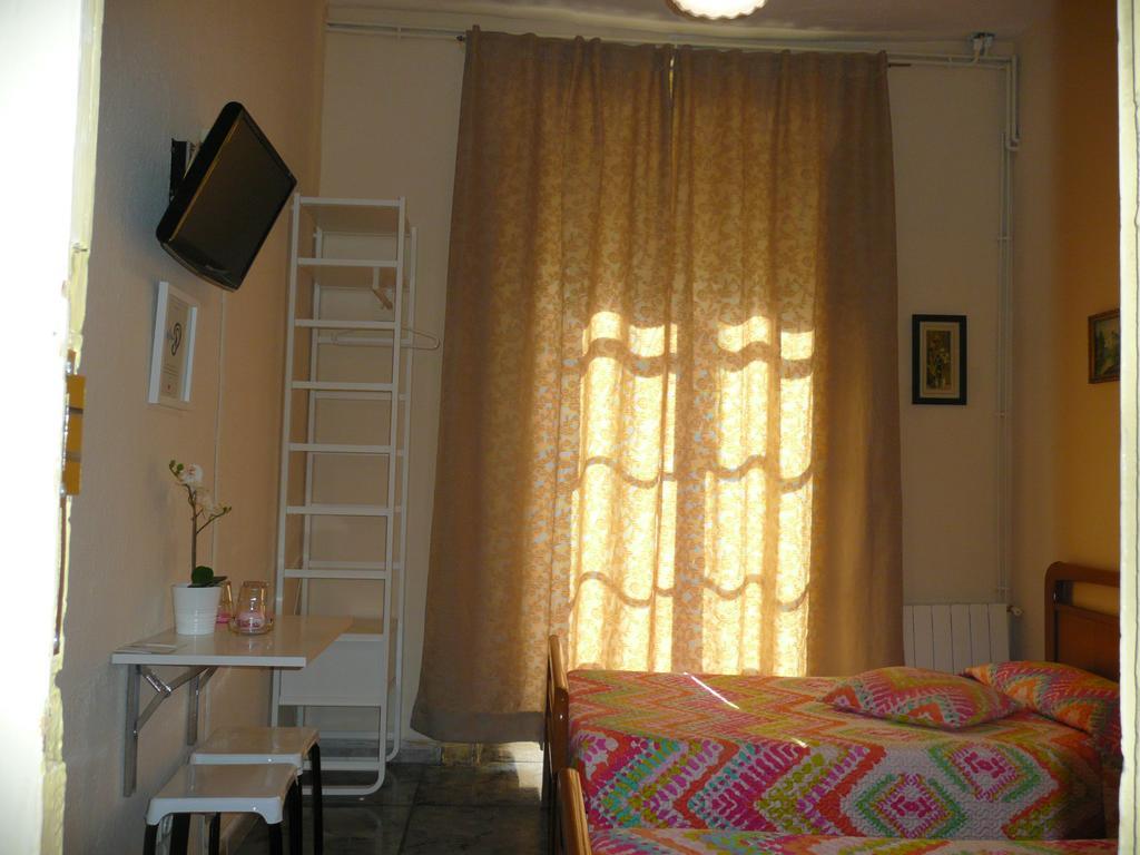 Hostal Loyola Madrid Extérieur photo