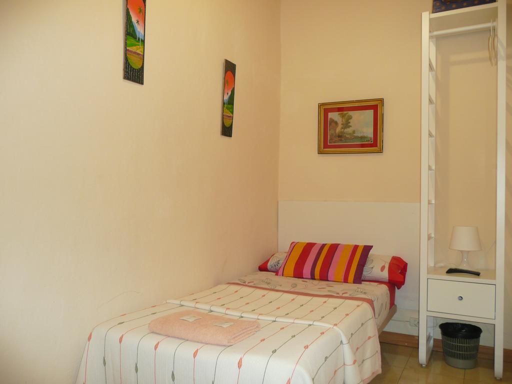 Hostal Loyola Madrid Extérieur photo